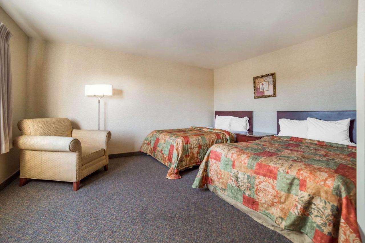 Rodeway Inn & Suites Нампа Экстерьер фото
