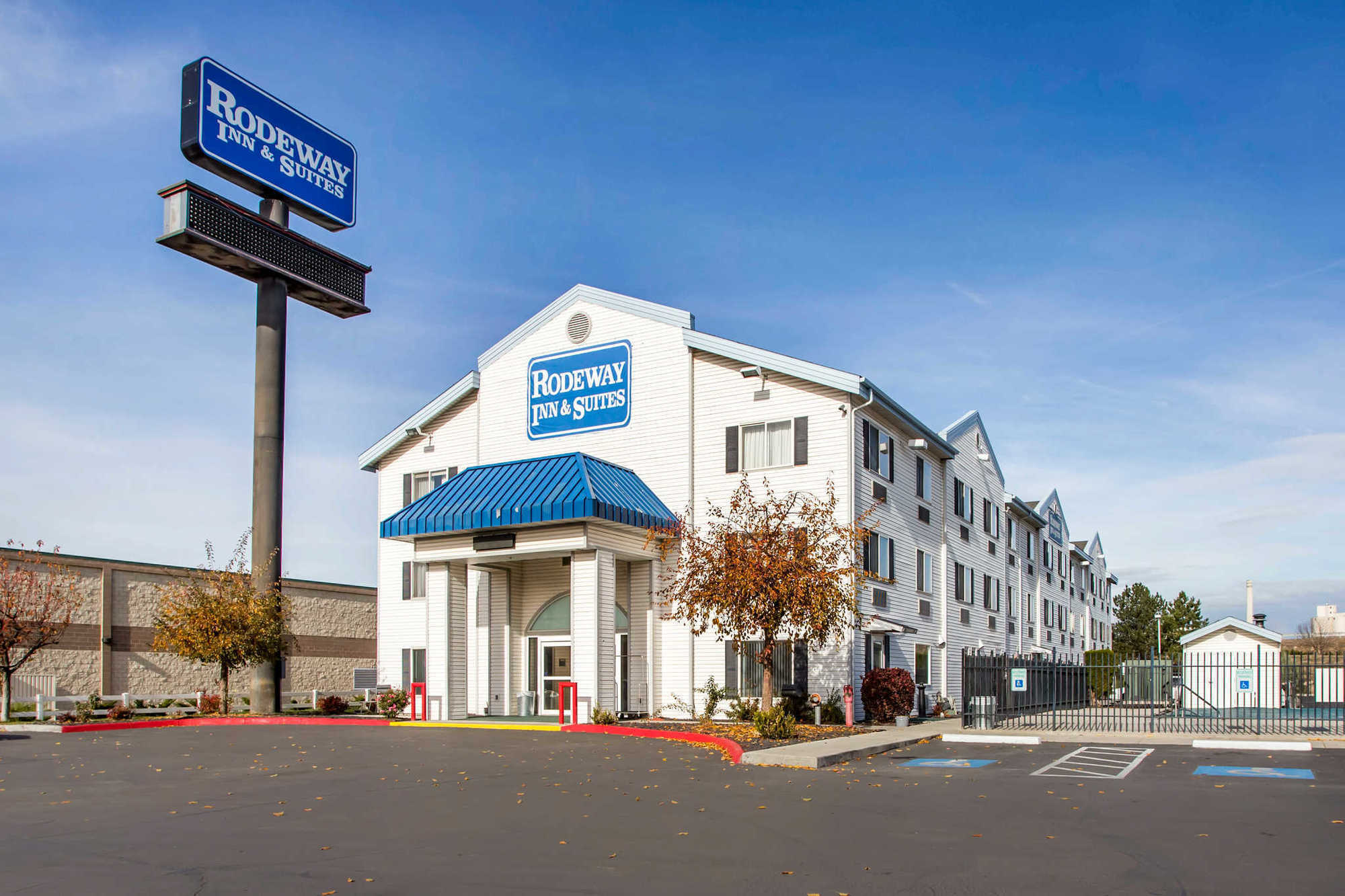 Rodeway Inn & Suites Нампа Экстерьер фото